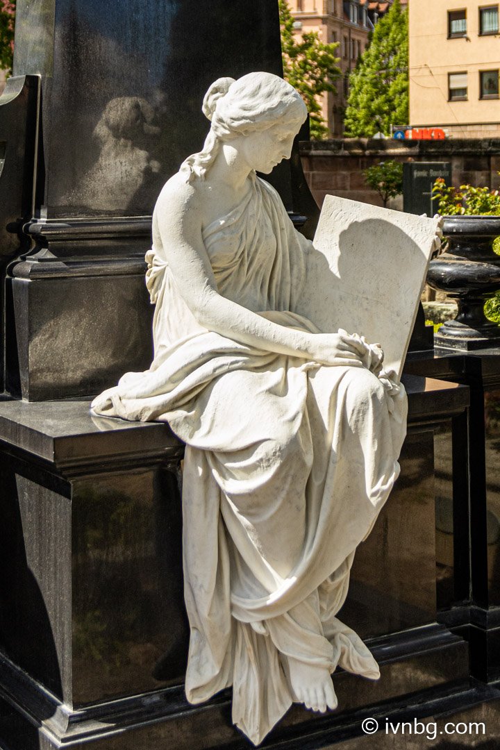Johannisfriedhof