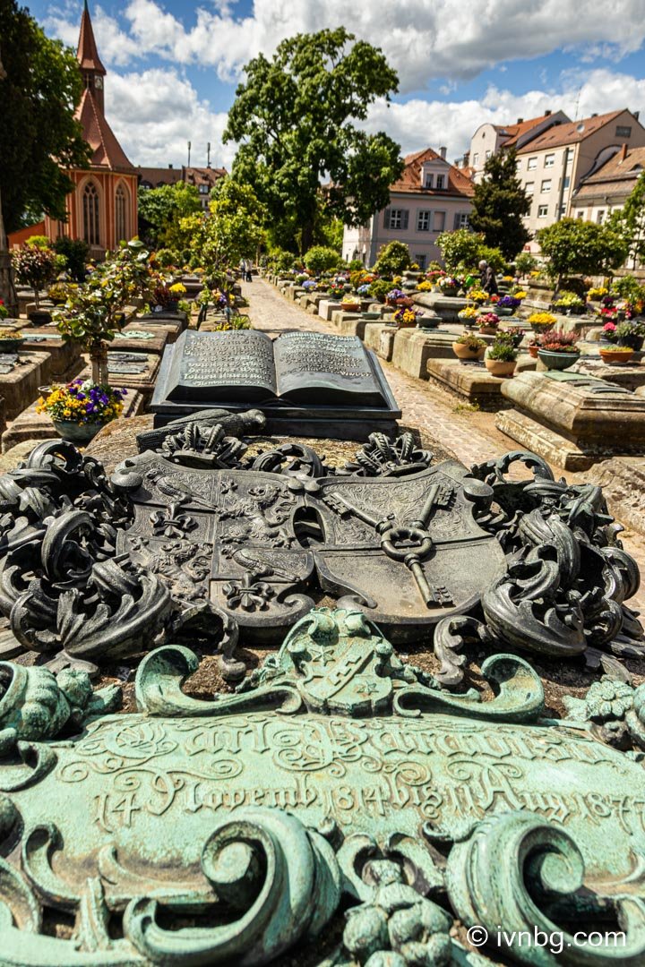 Johannisfriedhof