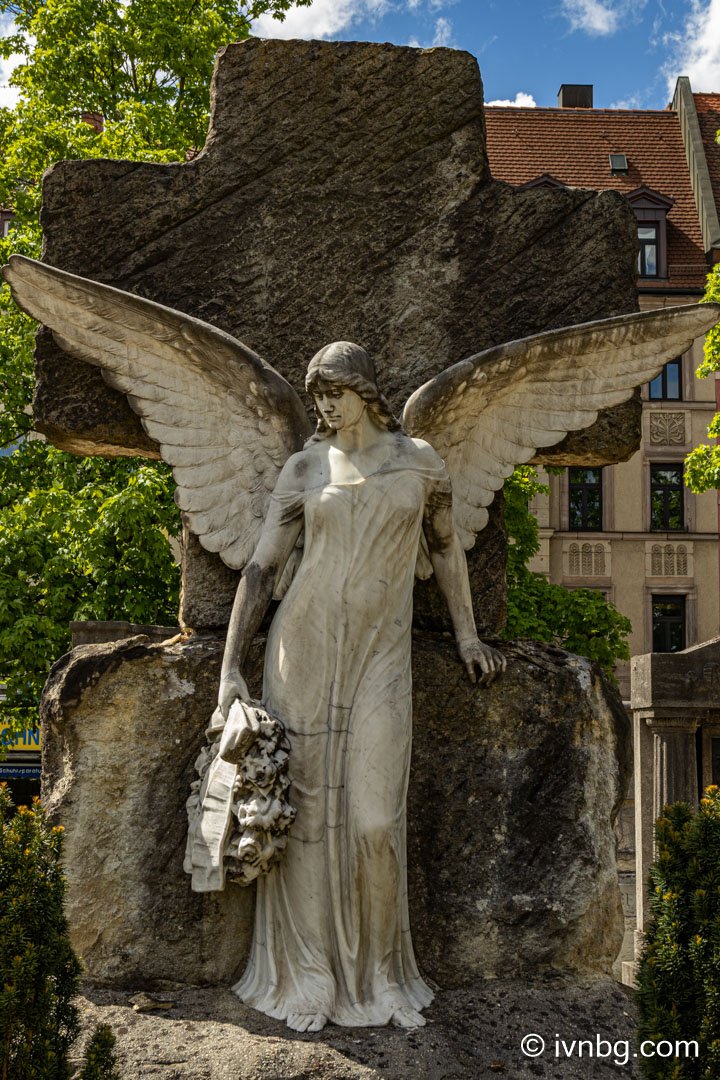 Johannisfriedhof